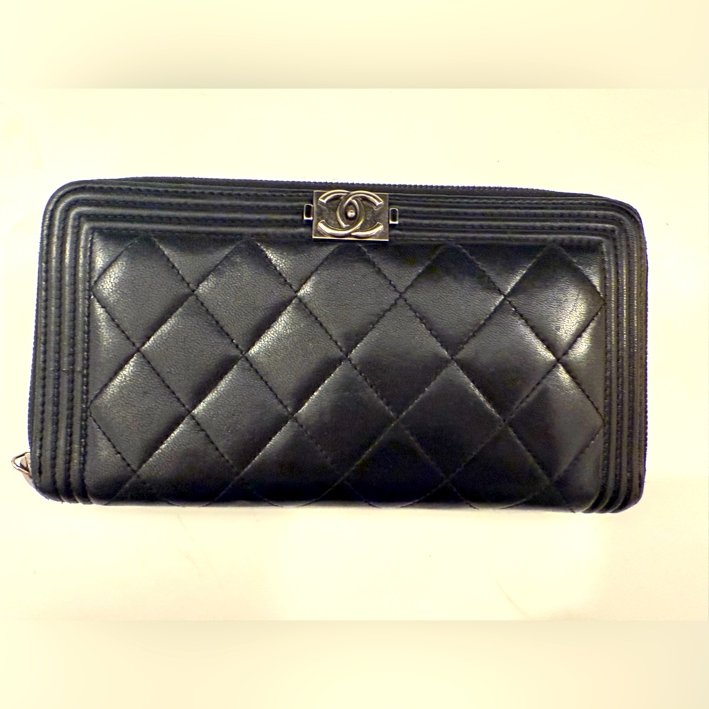 CHANEL Boy Zipper Wallet